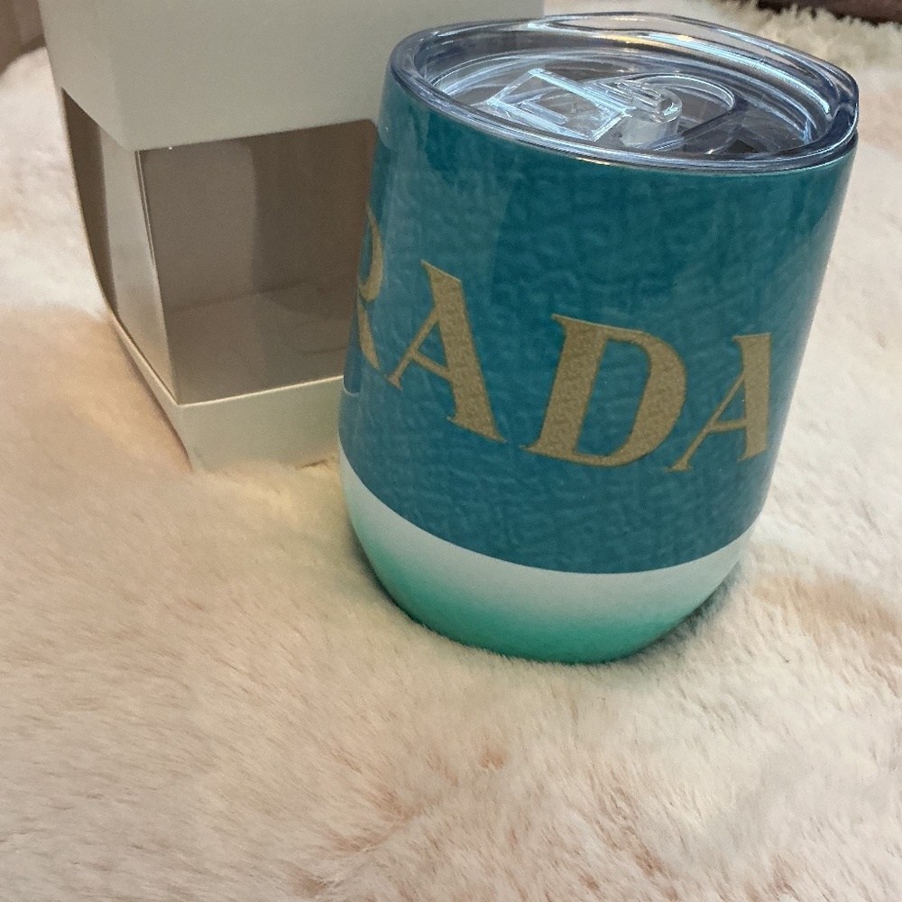 CUSTOM MADE WINE TUMBLERS WITH STRAW AND GIFT BOX